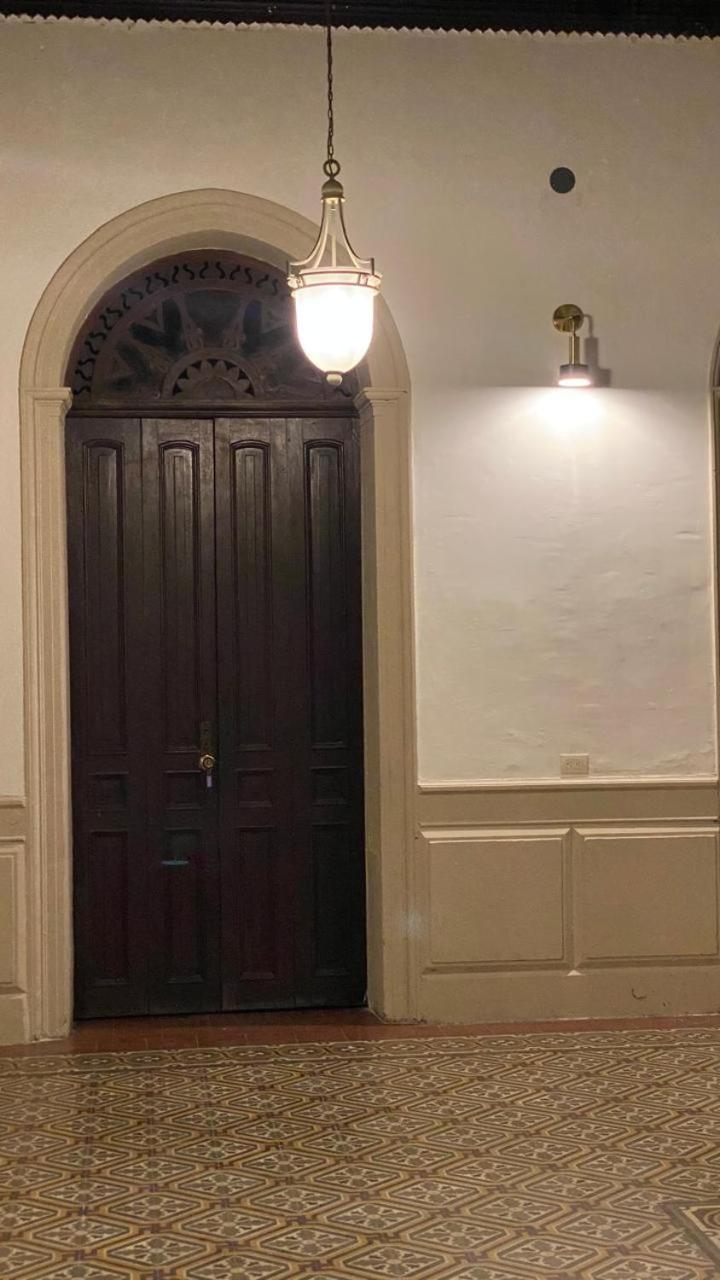 Hostal Velvet Plaza Santa Ana Luaran gambar