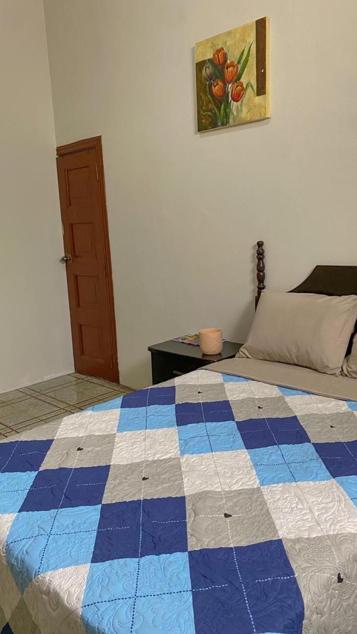 Hostal Velvet Plaza Santa Ana Luaran gambar